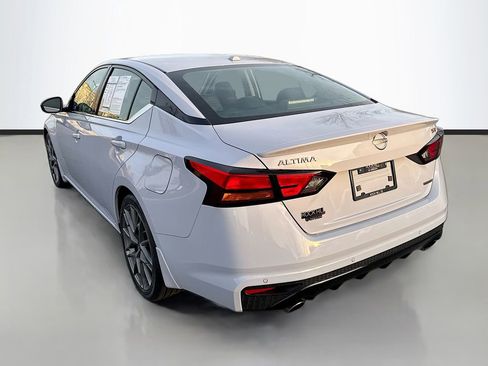 Used 2024 Nissan Altima 2.0 SR image 5