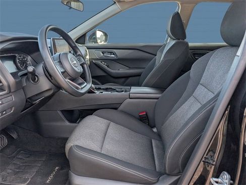 Used 2024 Nissan Rogue SV image 13