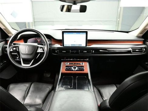 Used 2021 Lincoln Aviator Reserve w/ Equipment Group 202A image 17