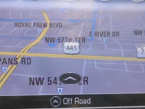 Used 2017 GMC Acadia Denali w/ Technology Package FWD image 25