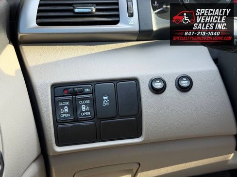 Used 2015 Honda Odyssey EX image 40