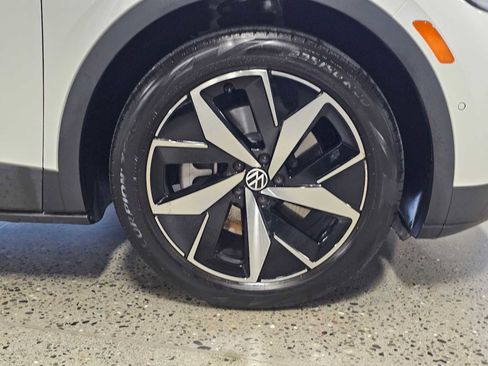 Used 2023 Volkswagen ID.4 Pro S image 9