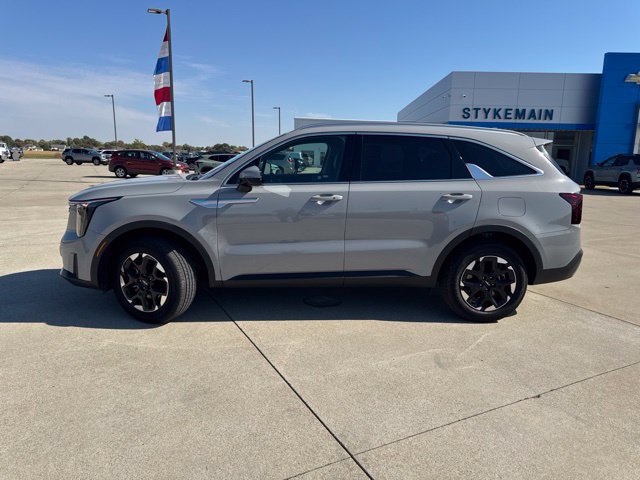 Used 2024 Kia Sorento S AWD/4WD image 2