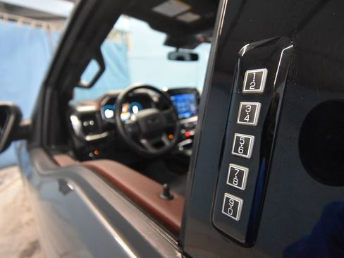 Used 2021 Ford F150 Lariat w/ Equipment Group 502A High image 4