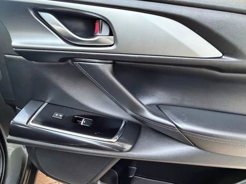 Used 2019 MAZDA CX-9 Touring image 19