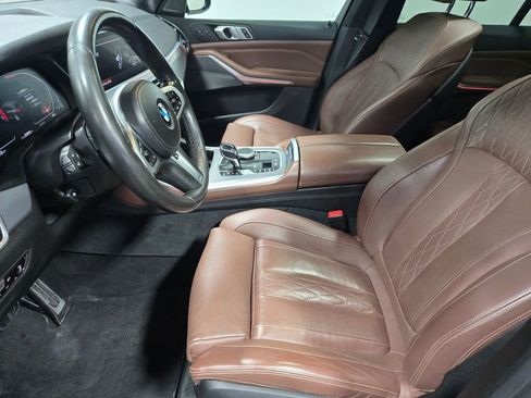 Used 2019 BMW X5 xDrive50i w/ M Sport Package AWD/4WD image 9