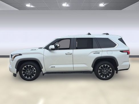 Used 2024 Toyota Sequoia Limited image 2