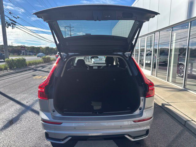 Certified 2025 Volvo XC60 B5 Plus AWD/4WD image 11
