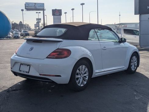 Used 2019 Volkswagen Beetle 2.0T SE image 3