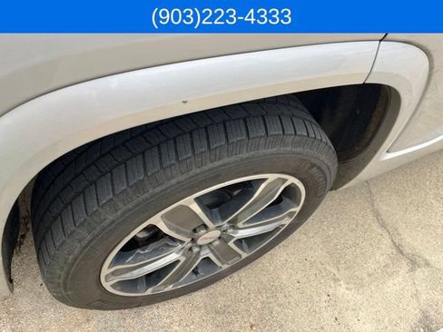 Used 2017 GMC Acadia Denali FWD image 8