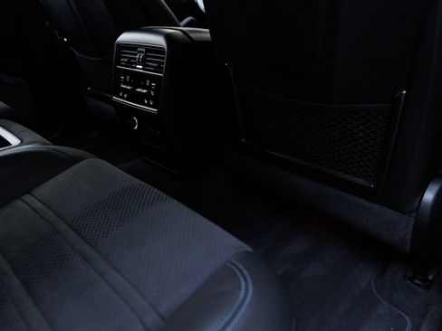 Certified 2025 Porsche Cayenne Turbo GT AWD/4WD image 39
