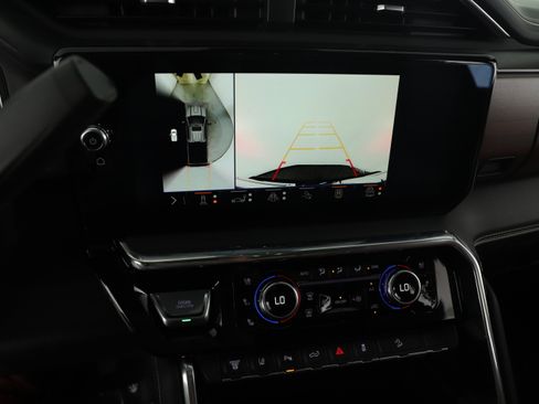 Used 2025 GMC Sierra 2500 Denali Ultimate image 13