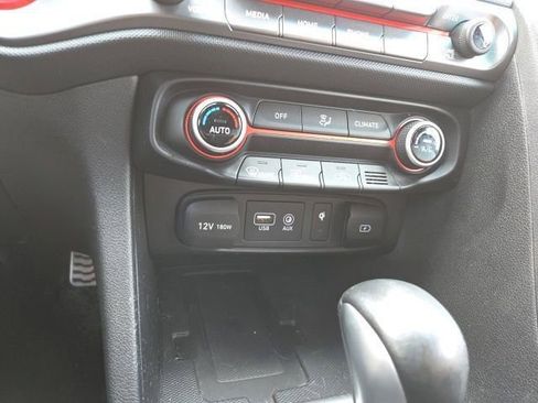 Used 2020 Hyundai Veloster Turbo FWD image 8