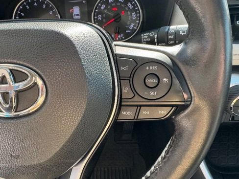 Used 2021 Toyota RAV4 XLE Premium AWD/4WD image 24