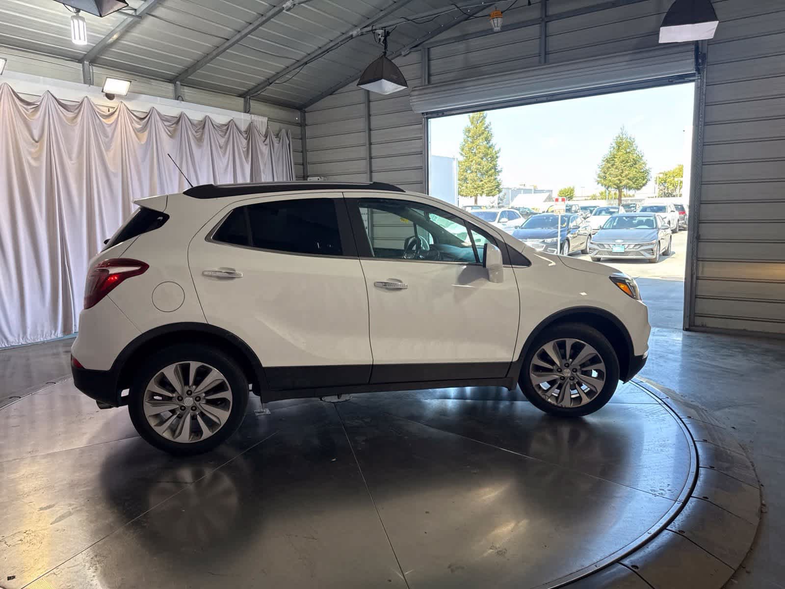 Used 2020 Buick Encore Preferred FWD image 4