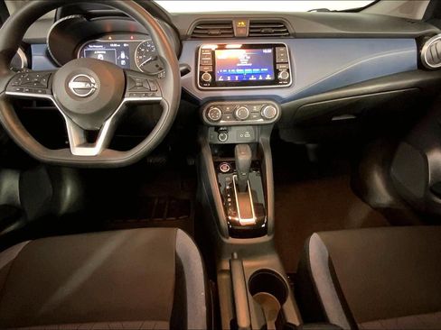 Used 2025 Nissan Versa SV FWD image 15