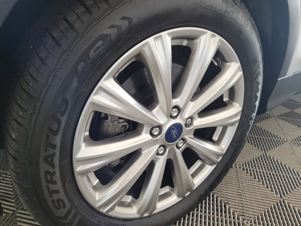 Used 2017 Ford Escape Titanium FWD image 31