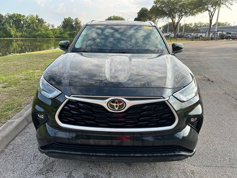 Used 2021 Toyota Highlander XLE FWD image 8