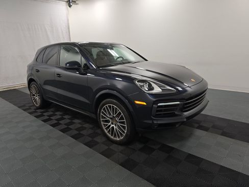 Used 2023 Porsche Cayenne image 4