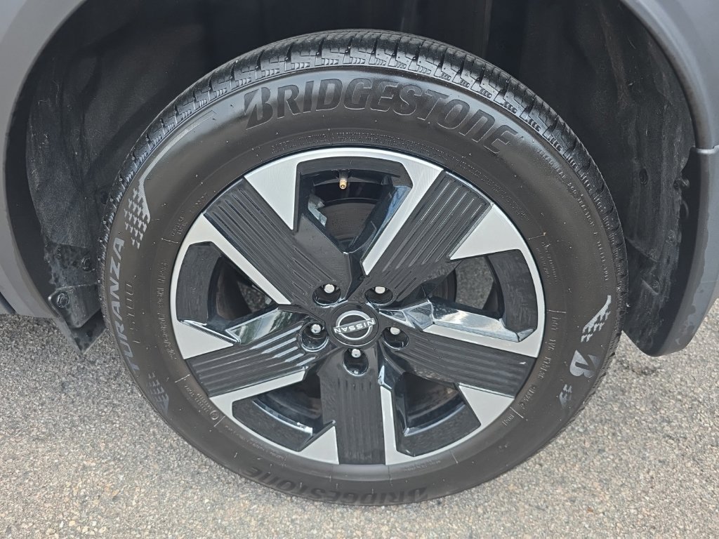 Certified 2025 Nissan Kicks SV AWD/4WD image 21