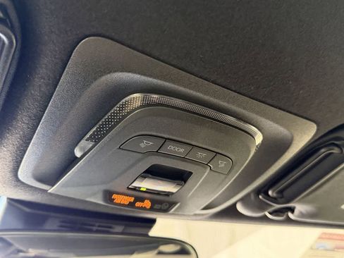 Used 2025 Toyota Corolla SE FWD image 19