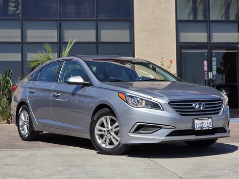 Used 2016 Hyundai Sonata SE FWD image 3