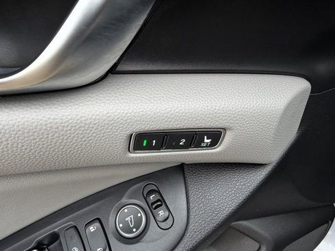 Certified 2018 Honda Accord Touring image 19
