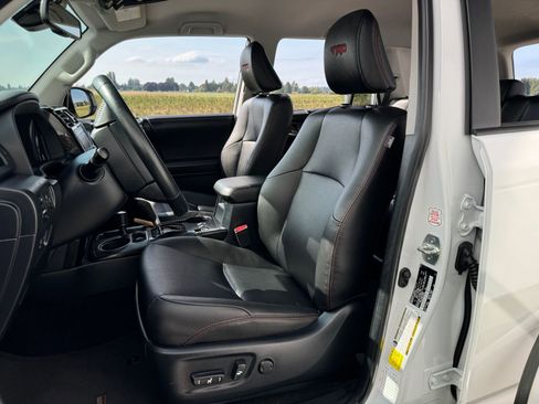 Used 2024 Toyota 4Runner TRD Off-Road Premium image 16