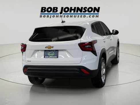 Certified 2025 Chevrolet Trax LS w/ LS Convenience Package image 3