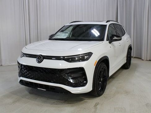 New 2026 Volkswagen Tiguan SE R-Line FWD image 35