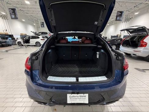 Used 2024 BMW X4 M40i w/ Premium Package image 33