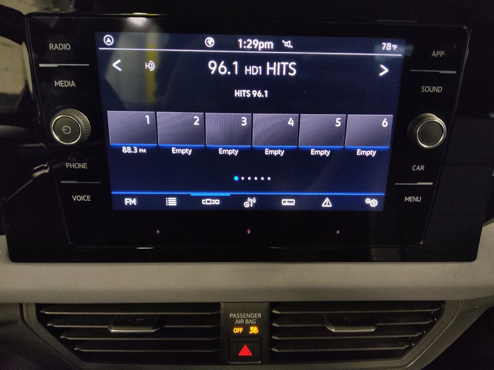Used 2025 Volkswagen Jetta SE FWD image 25