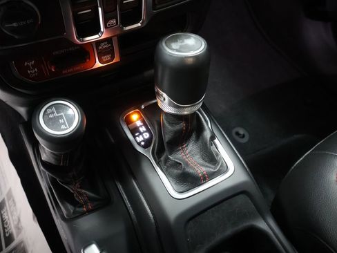 Used 2021 Jeep Wrangler Unlimited Rubicon image 37