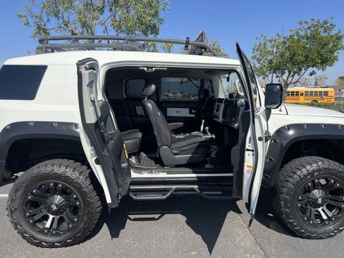 Used 2008 Toyota FJ Cruiser 4WD image 21