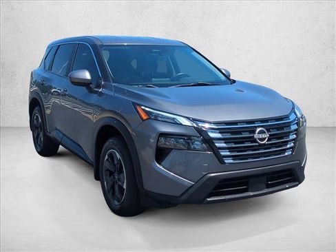 Used 2024 Nissan Rogue SV FWD image 3