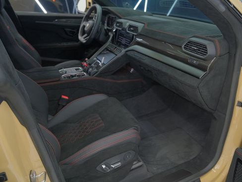Used 2023 Lamborghini Urus Performante AWD/4WD image 44