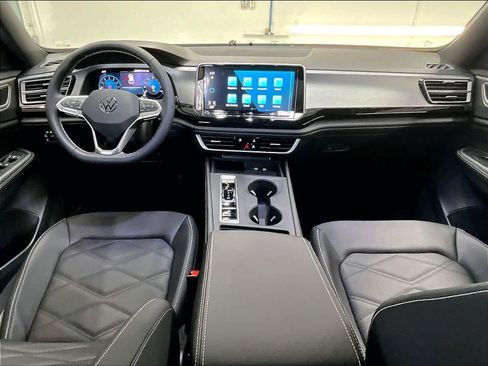 New 2026 Volkswagen Atlas Cross Sport SE image 7