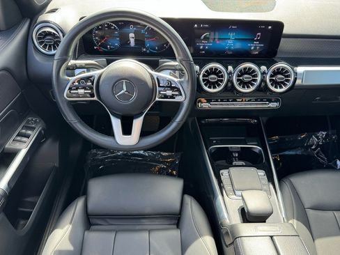 Certified 2022 Mercedes-Benz GLB 250 4MATIC w/ Premium Package Lite image 17
