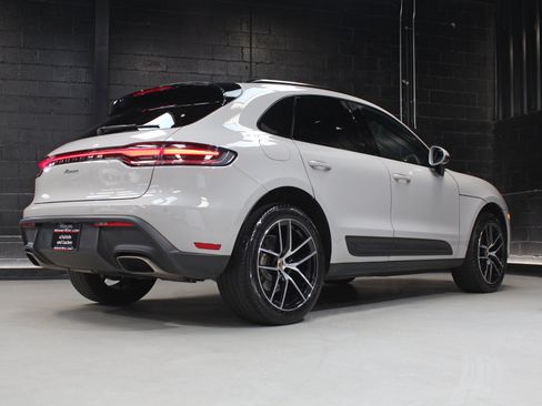 Used 2025 Porsche Macan w/ Premium Package Plus AWD/4WD image 69