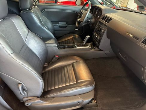 Used 2010 Dodge Challenger R/T RWD image 21