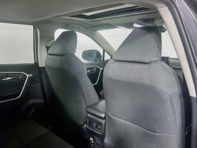 Used 2022 Toyota RAV4 XLE w/ Convenience Package AWD/4WD image 8
