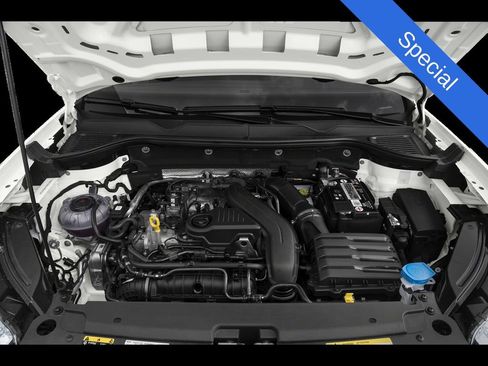 Used 2024 Volkswagen Taos SE image 30