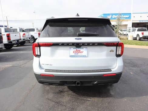 New 2026 Ford Explorer Active image 23