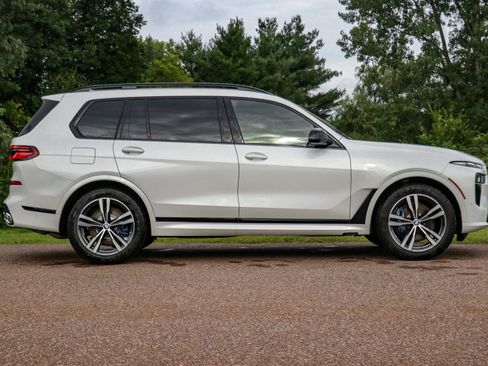 Used 2025 BMW X7 M60i image 4