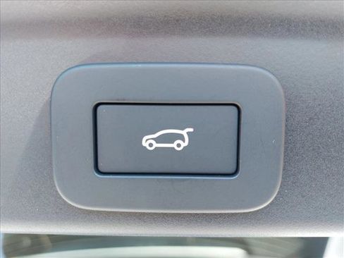 New 2026 Jaguar F-PACE R-Dynamic S image 10