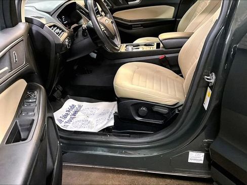 Used 2022 Ford Edge SE w/ Black Appearance Package image 18