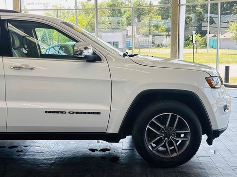 Used 2020 Jeep Grand Cherokee Limited AWD/4WD image 5