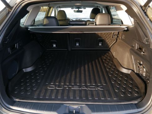 Used 2022 Subaru Outback Limited image 18