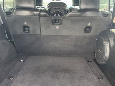 Used 2021 Jeep Wrangler Unlimited Rubicon image 39