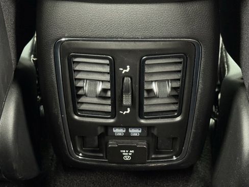 Used 2022 Jeep Grand Cherokee Limited image 30